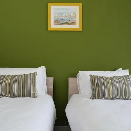 Stylish 5-bedroom Malta Apartment *