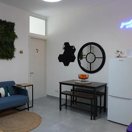Stylish 5-bedroom Malta Apartment *