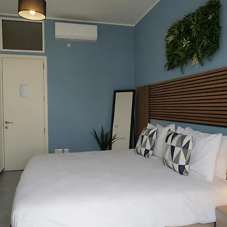 Stylish 5-bedroom Malta Apartment *