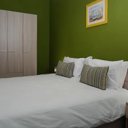 Stylish 5-bedroom Malta Apartment Mosta