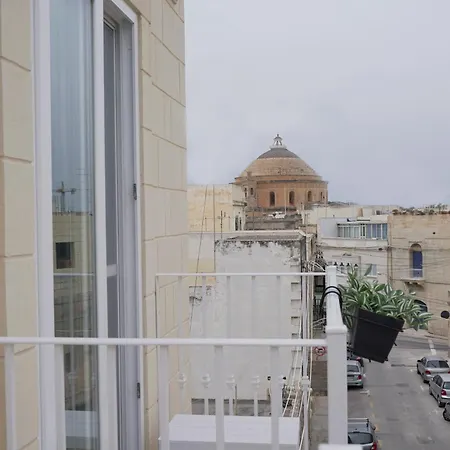 Stylish 5-bedroom Malta *