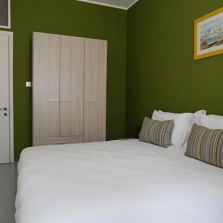 Stylish 5-bedroom Malta Apartment *