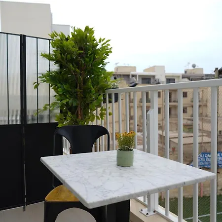 Apartment Stylish 5-bedroom Malta *